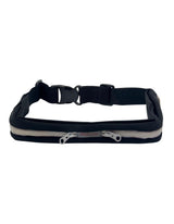 Slim sports waist belt with dual zippered compartments and adjustable strap, ideal for carrying essentials during running, training, and daily workouts.حزام خصر رياضي نحيف بجيوب مزدوجة بسوستة وحزام قابل للتعديل، مثالي لحمل الأغراض الأساسية أثناء الجري والتمارين الرياضية.
